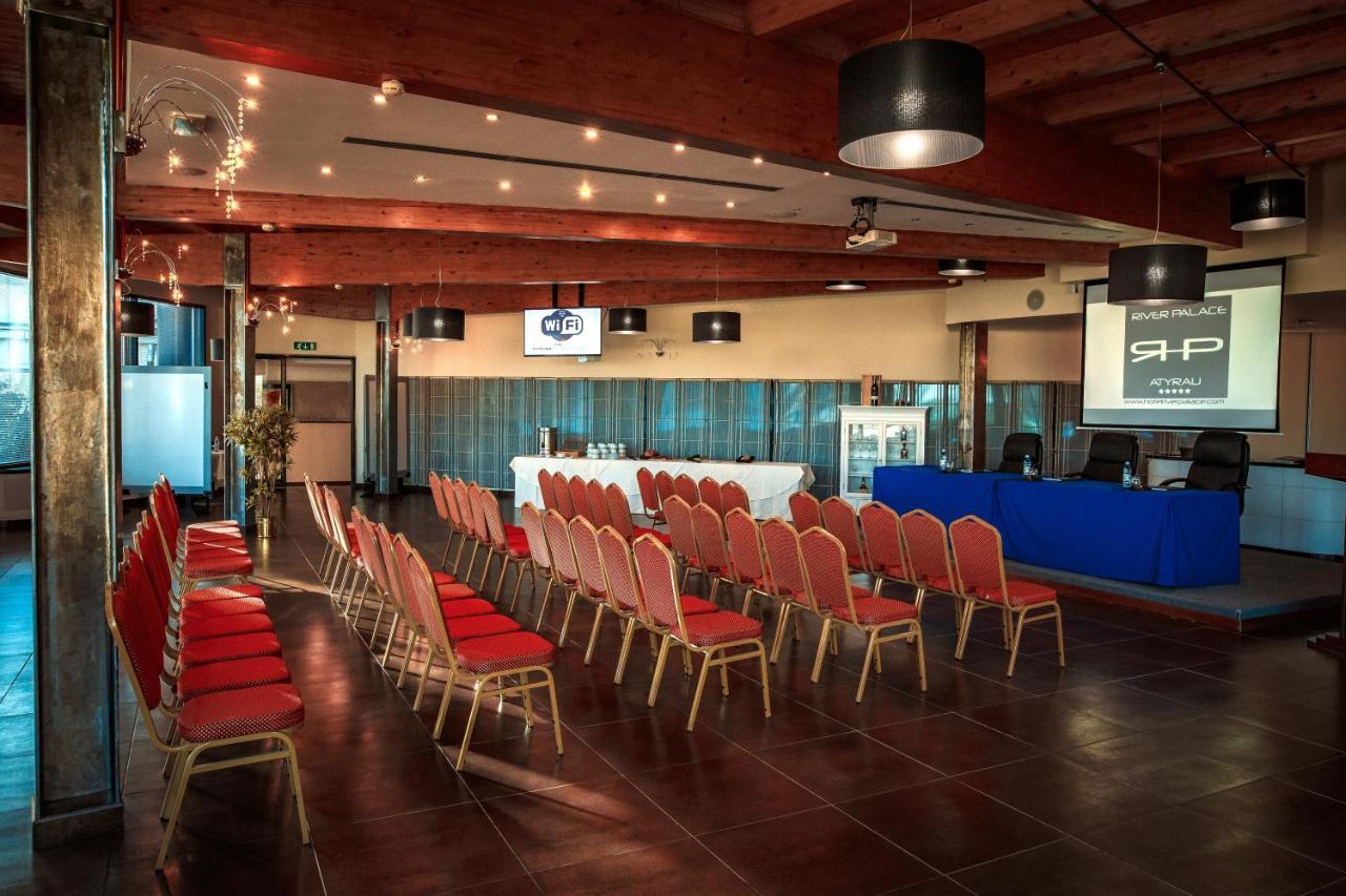 River Palace Hotel Atyraū Dış mekan fotoğraf